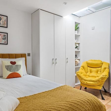 Trafalgar Square Arty Apartment 런던 외부 사진
