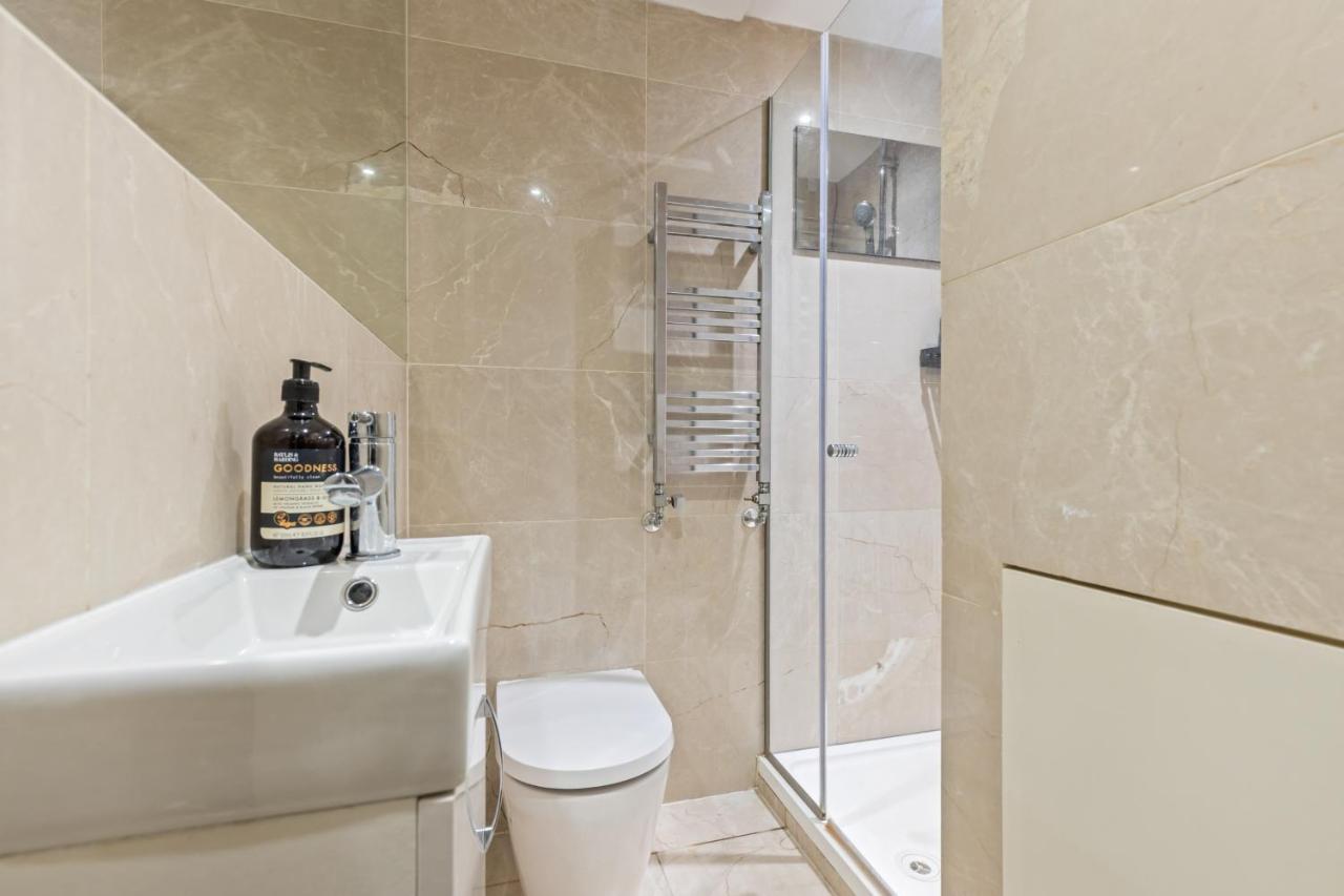 Trafalgar Square Arty Apartment 런던 외부 사진