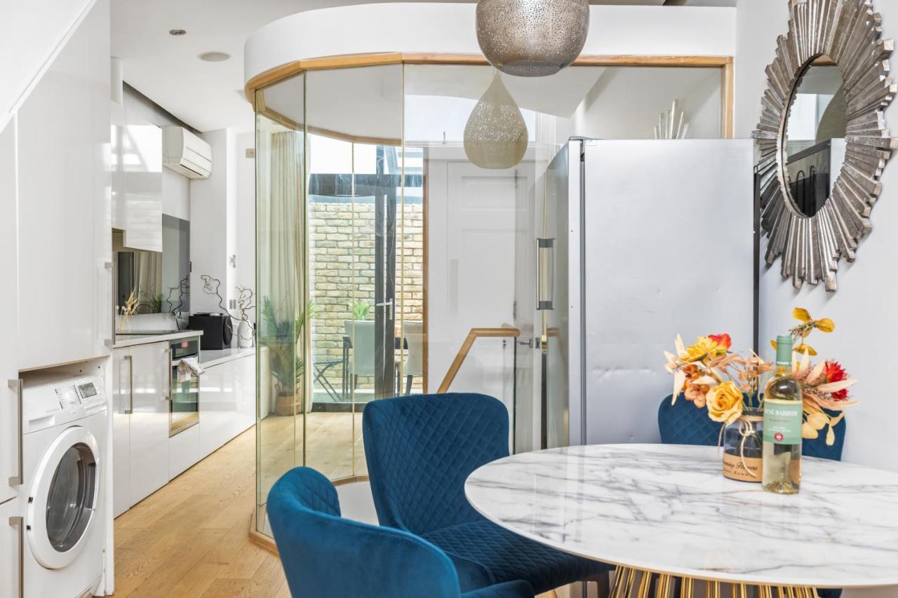 Trafalgar Square Arty Apartment 런던 외부 사진