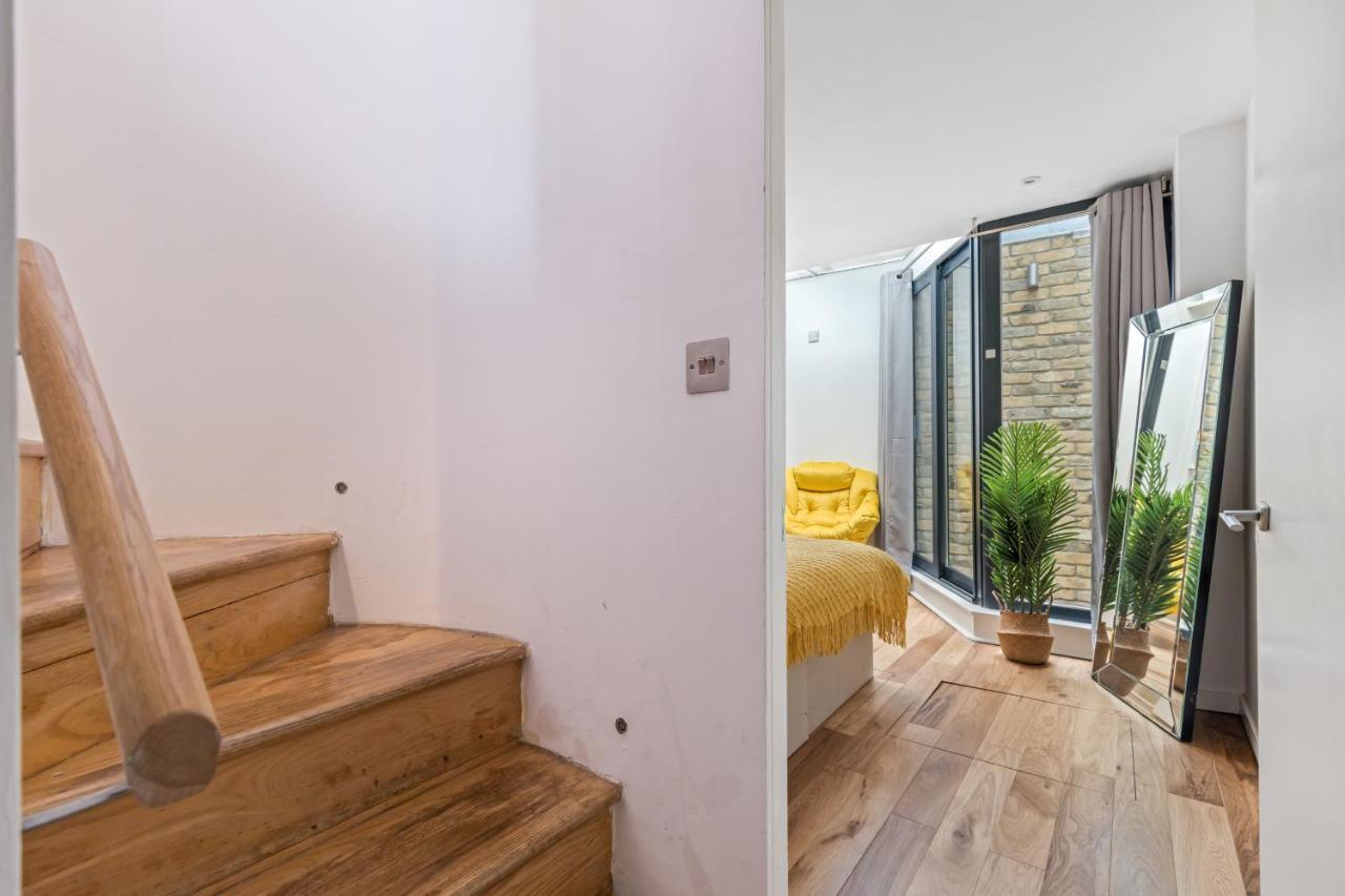 Trafalgar Square Arty Apartment 런던 외부 사진