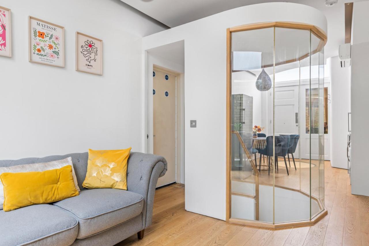 Trafalgar Square Arty Apartment 런던 외부 사진